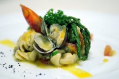 Accartocciati-pasta-with-clams-orange-and-asparagus